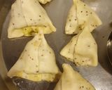 A picture of step 3 of Samosa.