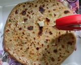 A picture of step 5 of Green Garlic paratha.