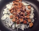 Foto del passaggio 1 della ricetta Linguine con calamari, salsa di pane di segala e bottarga