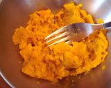 A picture of step 2 of Oatmeal & Kabocha Squash Steamed Bread.