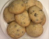 Foto del passaggio 5 della ricetta Biscottini con gocce di cioccolato
