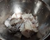 Foto del paso 1 de la receta: Chipirones con guisantes