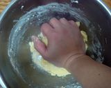 A picture of step 4 of Strawberry Amandine Tart.