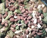 A picture of step 5 of Almond broccoli chicken.