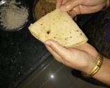 A picture of step 7 of Roti ke double layer tringle shape pizza.