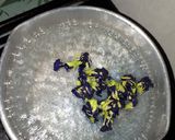 Foto langkah ke 1 dari resep 77. Es Bunga Telang Biru.