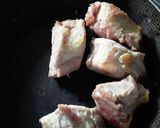 Foto del paso 3 de la receta: Costillas de cerdo en salsa de vino tinto🍖🍷🍅