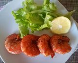 A picture of step 4 of Pan fried king prawns with paprika and lemon.