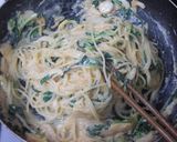 A picture of step 4 of Kimchi Cream Pasta.