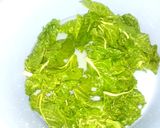 A picture of step 1 of Fried spinach.