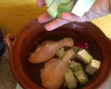 Foto del paso 2 de la receta: Caldo de pollo con verduras 🍲😻