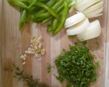A picture of step 4 of Spicey chicken with gravy.