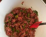 Foto del paso 3 de la receta: Tortitas de carne con espinaca