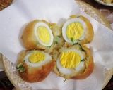 A picture of step 3 of Egg stuffing.