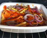 Foto del paso 3 de la receta: Ensalada de vegetales al horno 🧅🍅