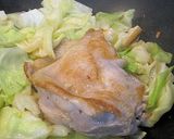 A picture of step 4 of Chicken and Cabbage in a Frying Pan.