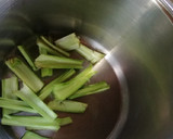 Foto del paso 1 de la receta: Pencas de acelga al escabeche 🙌🏼