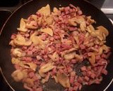 Une image de l'étape 2 de Quiche lardons, champignons et dés de jambon.