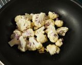 A picture of step 5 of Crispy Stir-Fried Cauliflower.
