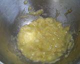 A picture of step 2 of Microwaved Chocolate Banana Pudding Snack.