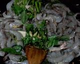 A picture of step 3 of Kanya's Shrimps & Shrimps.
