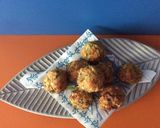A picture of step 4 of Eggplant Meatballs with Cheese.
