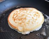 A picture of step 5 of Fluffy American Pancakes.