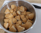 Foto del paso 1 de la receta: Torrijas de donuts con chantilly al romero (con y sin gluten)