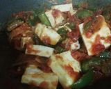 A picture of step 5 of Fulka with chilli Paneer.