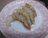 A picture of step 2 of Shrimp and Green Pepper Ketchup Stir-Fry.