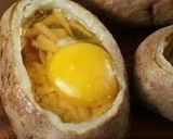 A picture of step 4 of Baked egg in a potato bowl.