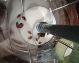 Foto langkah ke 2 dari resep Susu kurma almond.