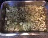 Foto del paso 5 de la receta: Pollo asado a la cerveza y limón