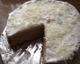 A picture of step 5 of White semi naked cake.