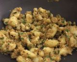 A picture of step 5 of Fried potatoes with water chestnut flour (Singhara aata).
