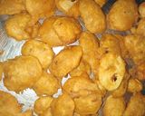 A picture of step 6 of Aloo k Pakore.