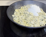 Foto del paso 3 de la receta: Quesadillas de pollo al curry