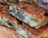 Foto del passaggio 5 della ricetta Frittata di carciofi e zucchine