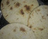 Foto del paso 3 de la receta: Arepa con plátano y tomate