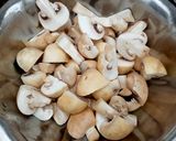 মেথি মালাই মাশরুম (Methi malai mushroom recipe in Bengali) রেসিপি ধাপ - 1 ছবি