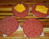 A picture of step 2 of Mike's EZ Juicy Lucy's.