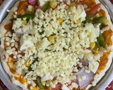 A picture of step 4 of Veg pizza.