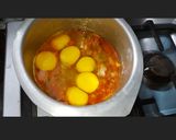 A picture of step 4 of Anda Maghaz Masala.