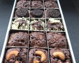 Foto langkah ke 7 dari resep Fudgy brownies sekat coklat.