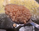 A picture of step 2 of Camarones Diablo.