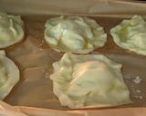 Foto del passaggio 4 della ricetta Tartellette di susine (cosce di monaca)