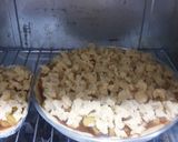 Foto langkah ke 6 dari resep Apple Crumble Pie.