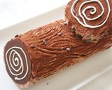 A picture of step 16 of Bûche de Noël For Christmas.