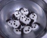 A picture of step 9 of Chilled Dessert "Doggie Mochi Balls in Anko Soup".