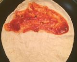 A picture of step 2 of Pizzadillas.